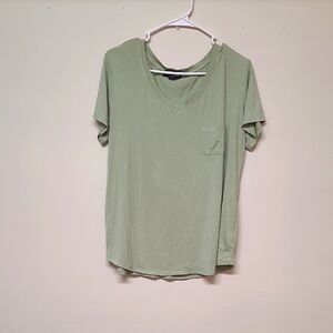 Essentials Green Relaxed Short Sleeve Tee  for women zise L  used good condition